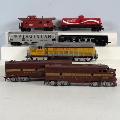 LOT 748: Athearn Genesis HO Union Pacific #2047, Pennsylvania Maroon Locomotive 9506-A and Train Car 9506-B along with Various Train Cars