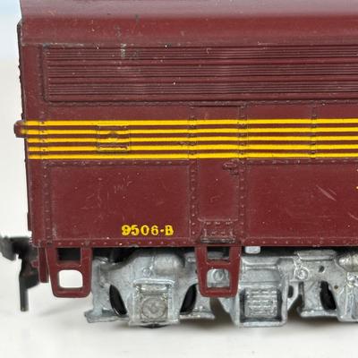 LOT 748: Athearn Genesis HO Union Pacific #2047, Pennsylvania Maroon Locomotive 9506-A and Train Car 9506-B along with Various Train Cars