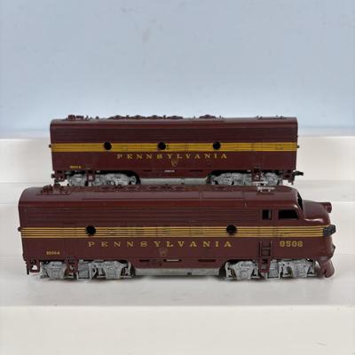LOT 748: Athearn Genesis HO Union Pacific #2047, Pennsylvania Maroon Locomotive 9506-A and Train Car 9506-B along with Various Train Cars