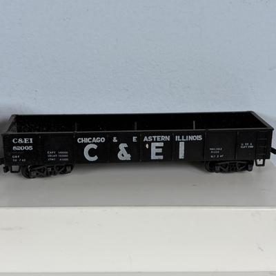 LOT 748: Athearn Genesis HO Union Pacific #2047, Pennsylvania Maroon Locomotive 9506-A and Train Car 9506-B along with Various Train Cars