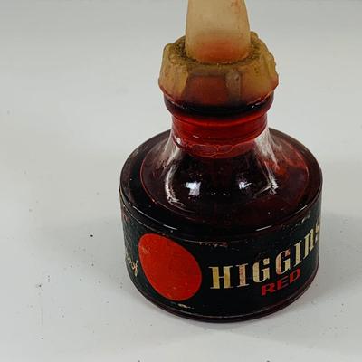 LOT 516: Vintage/Antique Glass Inkwell and Horse Head Book Ends, Ink an More