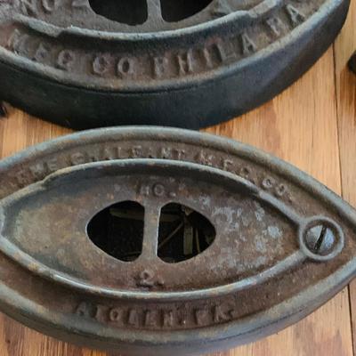 LOT525: Vintage/Antique Cast Iron Irons with Wood Handles