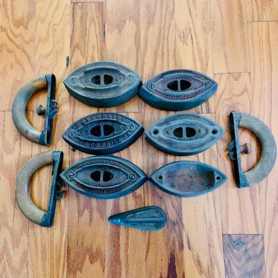 LOT525: Vintage/Antique Cast Iron Irons with Wood Handles