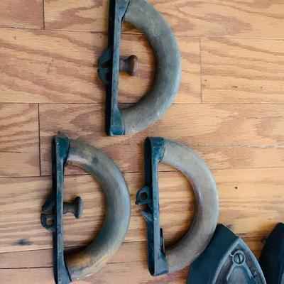LOT525: Vintage/Antique Cast Iron Irons with Wood Handles