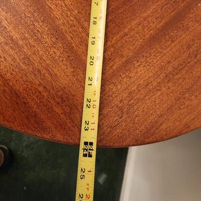 Drum Table w 2 Drawers 24" dia x28"