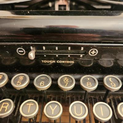 Vintage Royal Typewriter model O