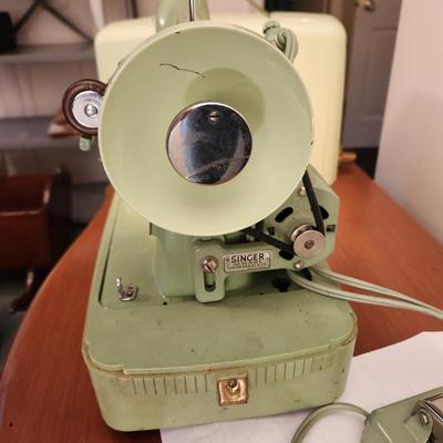 Vintage Green Portable Singer Sewing Machine 185J Powers up Running