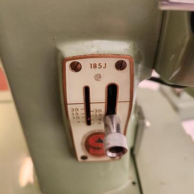 Vintage Green Portable Singer Sewing Machine 185J Powers up Running