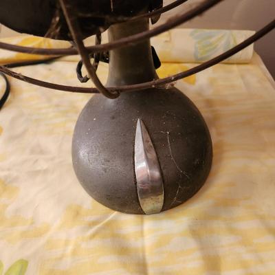 Vintage Westinghouse Table Top Fan working