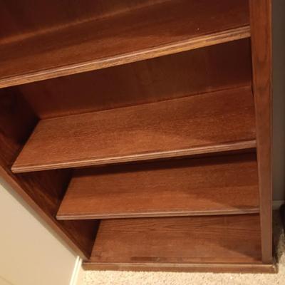 NICE BOOKCASE WITH ADJUSTABLE SHELVES (1)