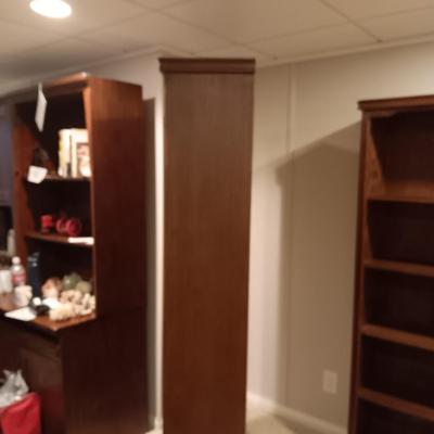 NICE BOOKCASE WITH ADJUSTABLE SHELVES (1)
