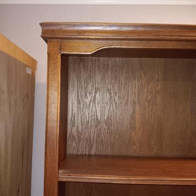 NICE BOOKCASE WITH ADJUSTABLE SHELVES (3)
