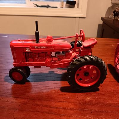 2 DIE-CAST FARMALL MODEL TRACTORS