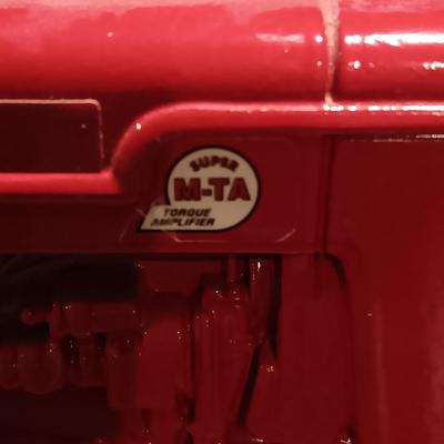 2 DIE-CAST FARMALL MODEL TRACTORS
