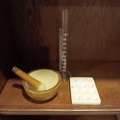 GLASS BEAKER, COOR POTTERY PHARMACY TRAY AND CLAY PESTLE AND MORTAR