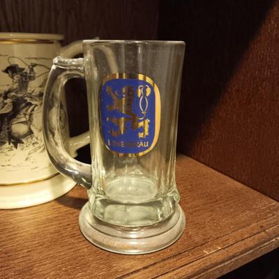 GLASSES AND COFFEE MUGS