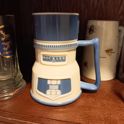 GLASSES AND COFFEE MUGS