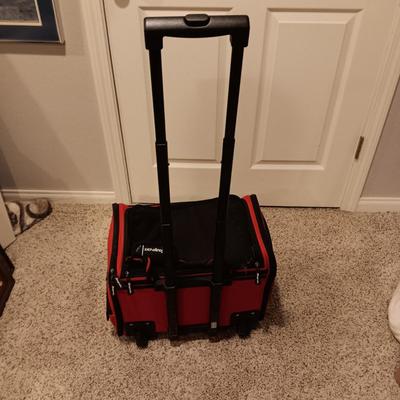 SNAP-ON TOOL BAG ON WHEELS WITH A PULL HANDLE