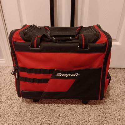 SNAP-ON TOOL BAG ON WHEELS WITH A PULL HANDLE
