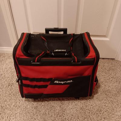 SNAP-ON TOOL BAG ON WHEELS WITH A PULL HANDLE