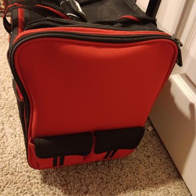 SNAP-ON TOOL BAG ON WHEELS WITH A PULL HANDLE