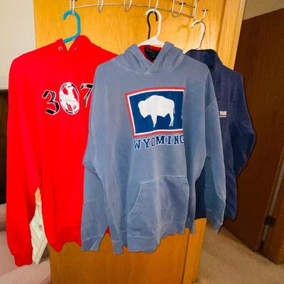 XL WYOMING HOODIES, NEW WOMENS ESTES PARK JACKET AND MORE ( ALL XL)