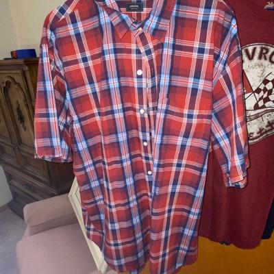 MENS XL SHIRTS .AND BROWN LEATHER VEST
