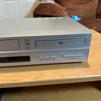 MEMOREX COMBO DVD/VHS PLAYER PLUS SMALL MEDIA STAND