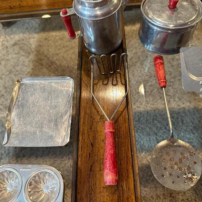CHILD'S TIN PLAYSET DISHES AND UTENSILS