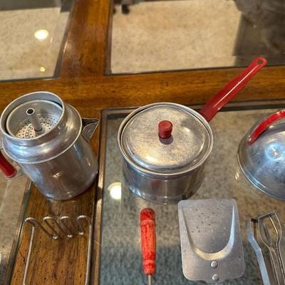 CHILD'S TIN PLAYSET DISHES AND UTENSILS
