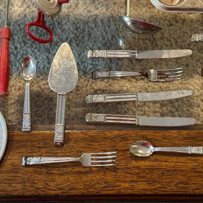 CHILD'S TIN PLAYSET DISHES AND UTENSILS