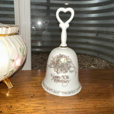 KNICK KNACKS AND SMALL COLLECTIBLES