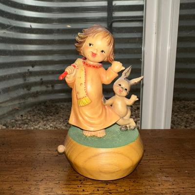 ANRI MUSIC BOX "HAPPY WANDERER"