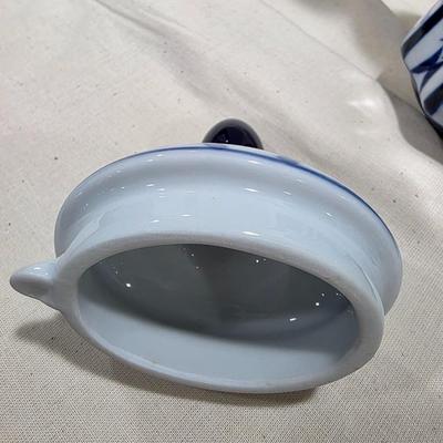Bombay blue/white coffee server