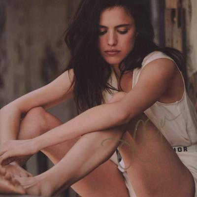Margaret Qualley signed photo