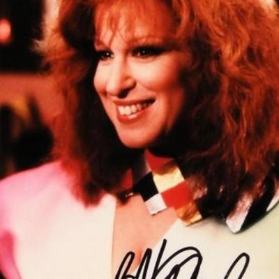 Bette Midler signed portrait photo 