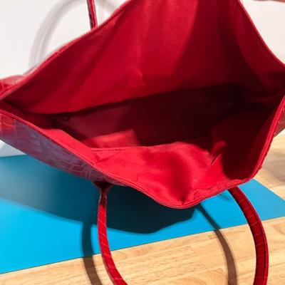 Red Elizabeth Arden Oversized Tote, Plus White Tote