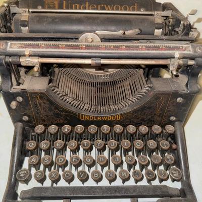 Antique early 1900’s Underwood Typewriter