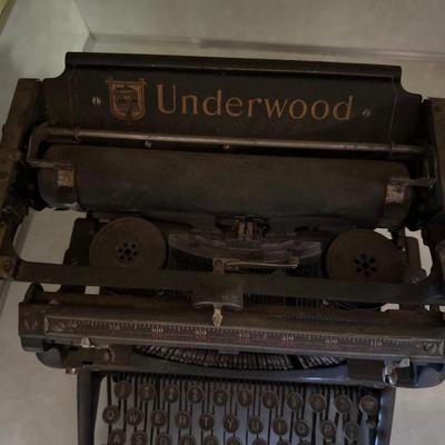 Antique early 1900’s Underwood Typewriter
