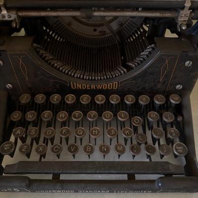 Antique early 1900’s Underwood Typewriter