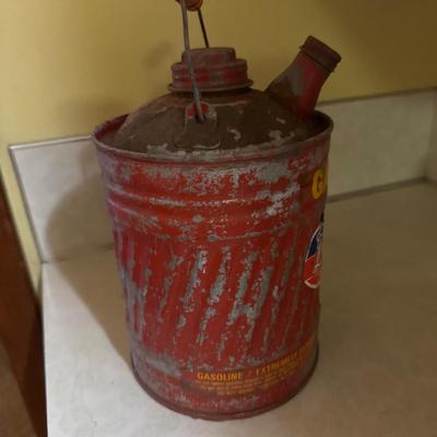Delphos 1 gallon gas can