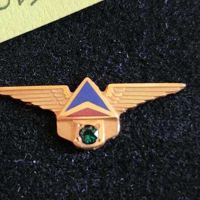 Gold Delta Airlines 15 Year Service Pin