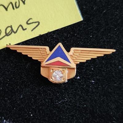 Gold Delta Airlines 20 Year Service Pin