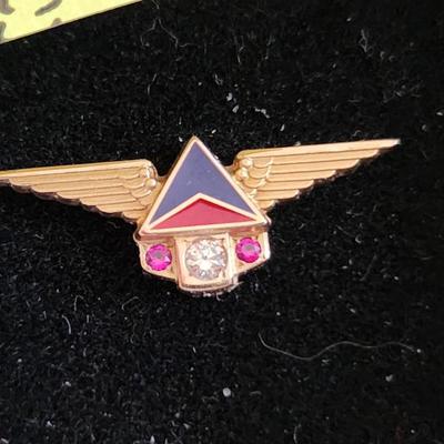 Gold Delta Airlines 25 Year Service Pin