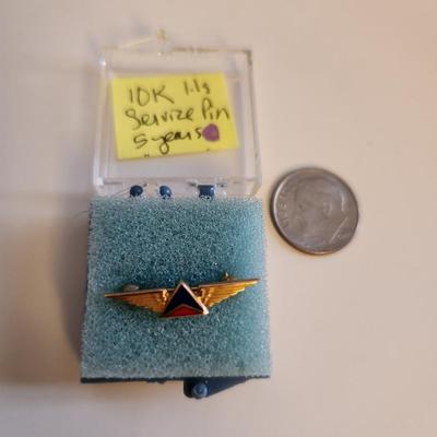 Gold Delta Airlines 5 Year Service Pin