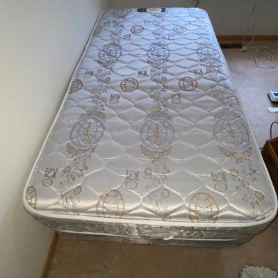 TWIN BED WITH BEDDING