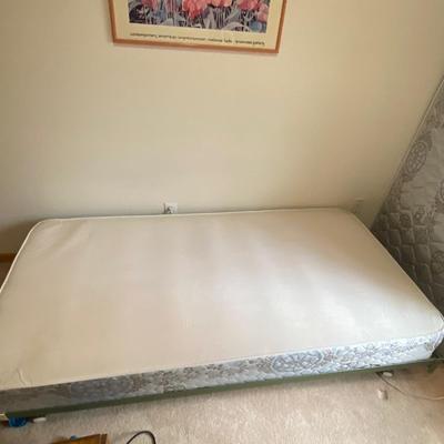 TWIN BED WITH BEDDING