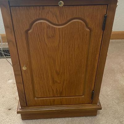 PEACH LAMP AND MATCHING PHONE WITH SIDE TABLE CABINET