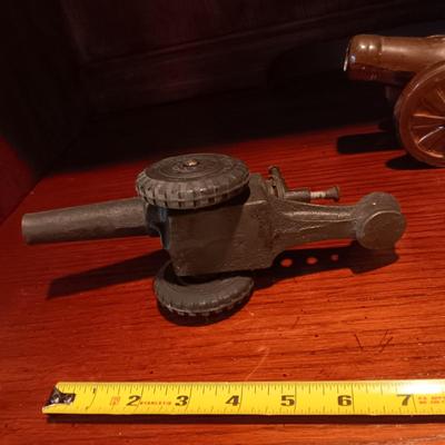 2 METAL MODEL CANONS AND 1 CERAMIC CANON