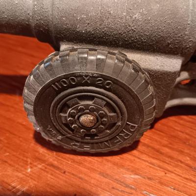 2 METAL MODEL CANONS AND 1 CERAMIC CANON
